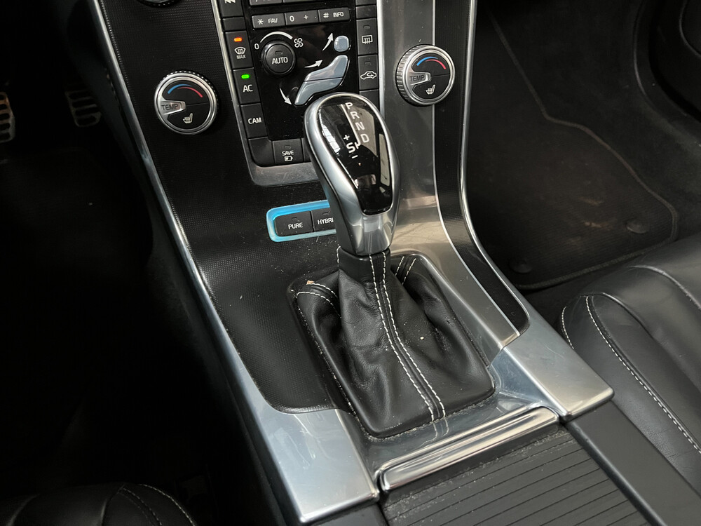 Volvo V60 2.4 D6 AWD Plug-In Hybrid R-Design 215PS 2014, -orig. GB- 6-XXZ-18