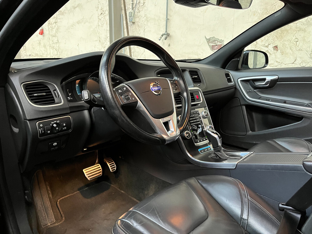 Volvo V60 2.4 D6 AWD Plug-In Hybrid R-Design 215PS 2014, -orig. GB- 6-XXZ-18