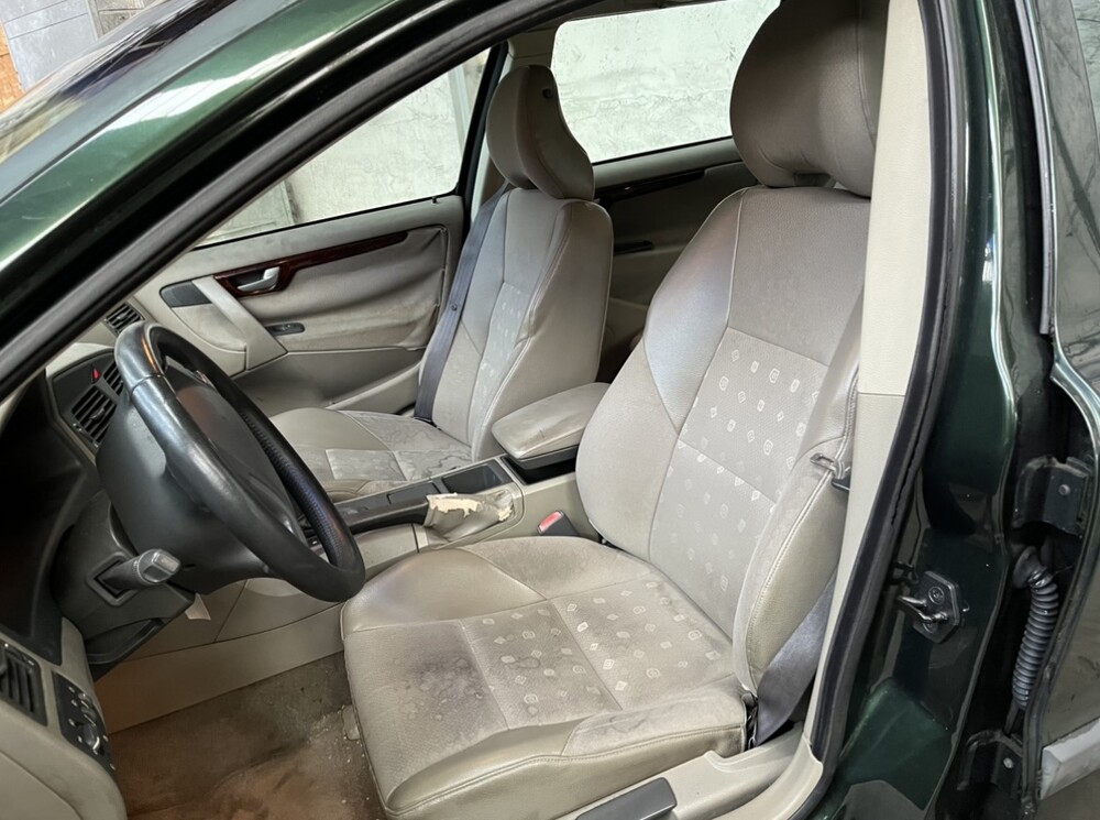 Volvo V70 2.4 Comfort Line 140PS 2000 -Orig. NL-, 38-GH-SH