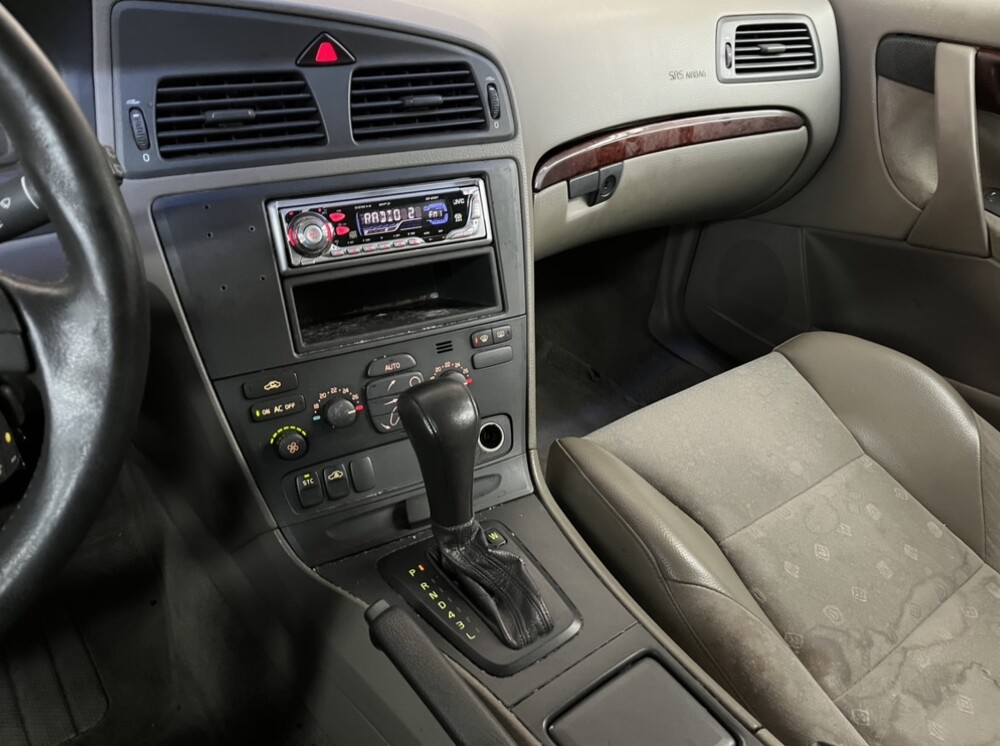 Volvo V70 2.4 Comfort Line 140PS 2000 -Orig. NL-, 38-GH-SH