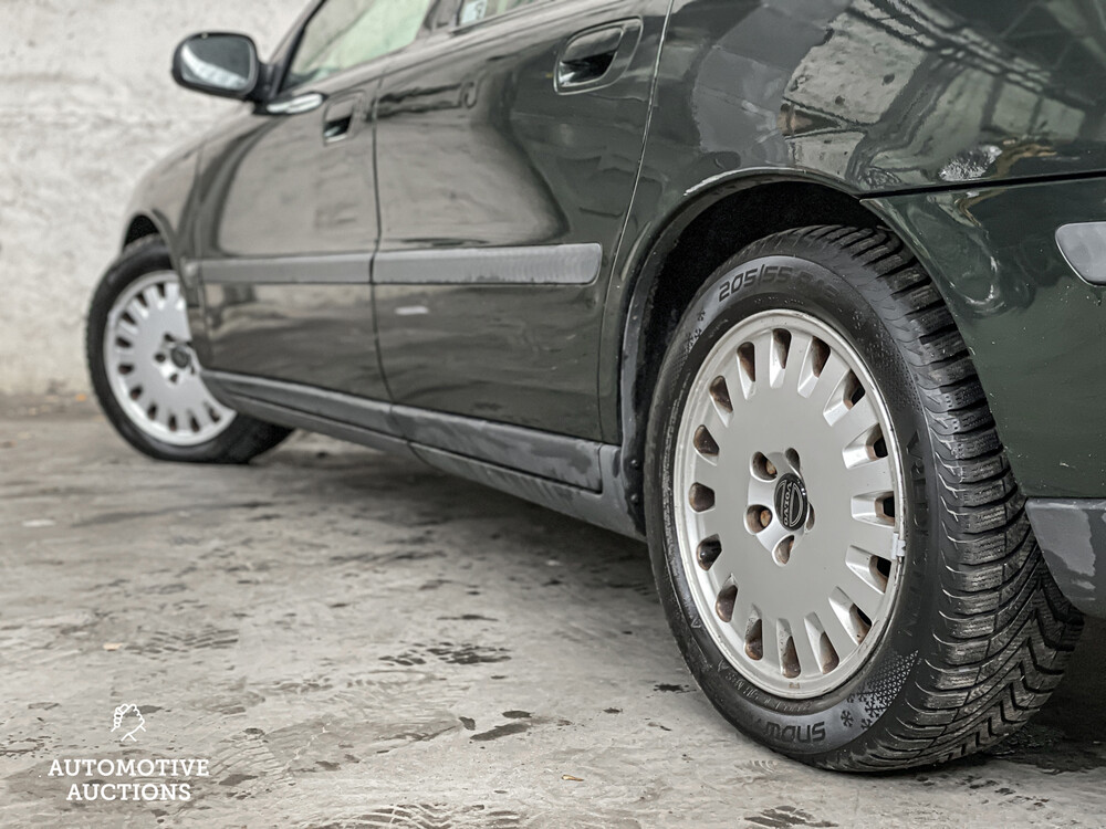 Volvo V70 2.4 Comfort Line 140PS 2000 -Orig. NL-, 38-GH-SH