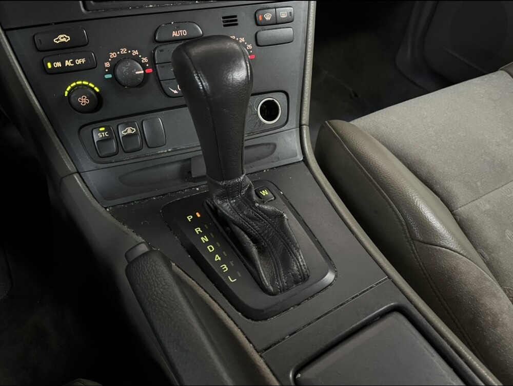 Volvo V70 2.4 Comfort Line 140PS 2000 -Orig. NL-, 38-GH-SH