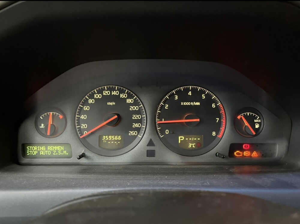 Volvo V70 2.4 Comfort Line 140PS 2000 -Orig. NL-, 38-GH-SH