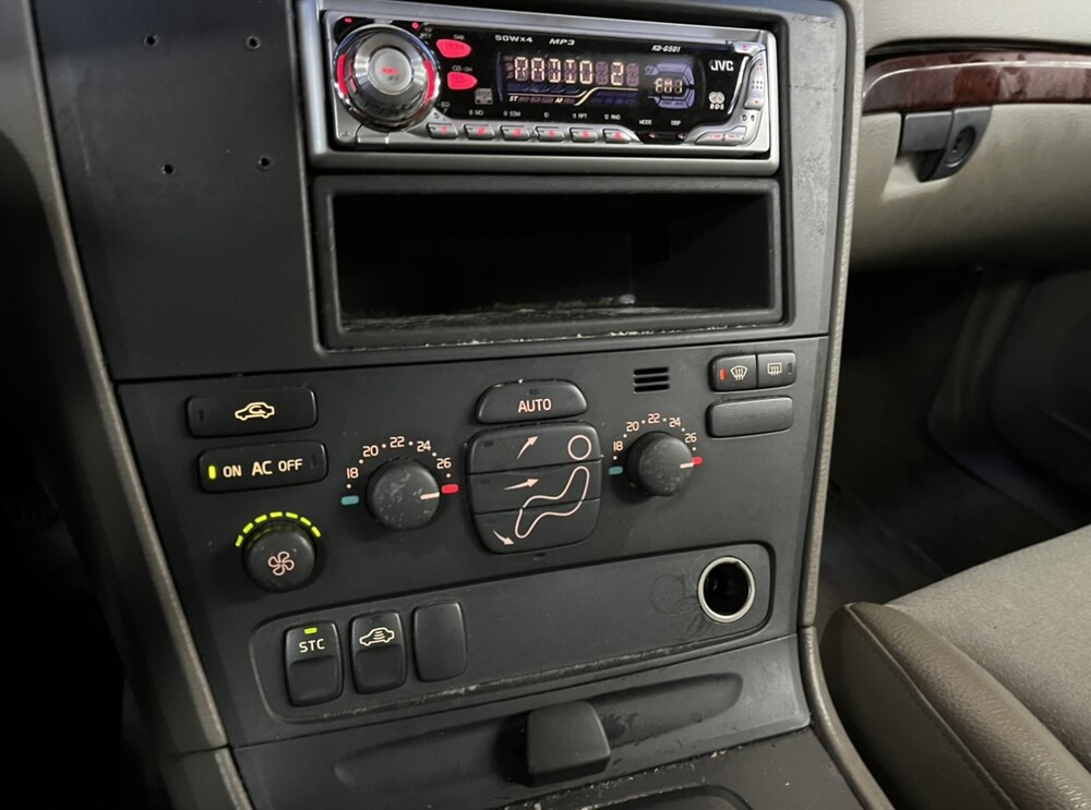 Volvo V70 2.4 Comfort Line 140PS 2000 -Orig. NL-, 38-GH-SH