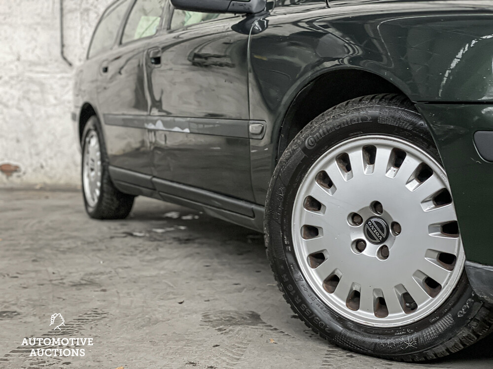 Volvo V70 2.4 Comfort Line 140PS 2000 -Orig. NL-, 38-GH-SH