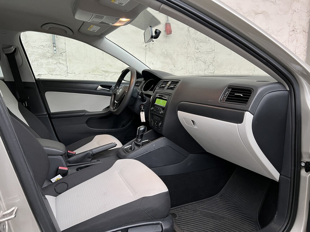 Volkswagen Jetta 2.0 S SOHC 154PS 2015