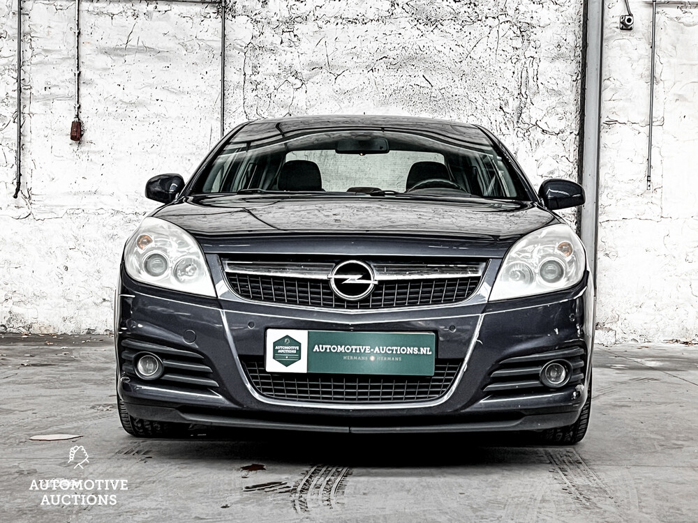 Opel Vectra 1.8-16V Executive 140PS 2007 -Orig. NL-, 17-XZ-RP