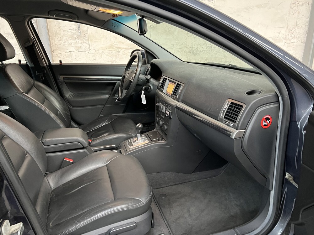 Opel Vectra 1.8-16V Executive 140PS 2007 -Orig. NL-, 17-XZ-RP