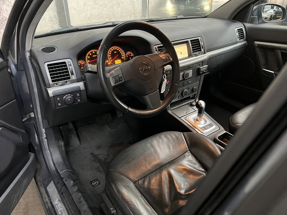 Opel Vectra 1.8-16V Executive 140PS 2007 -Orig. NL-, 17-XZ-RP