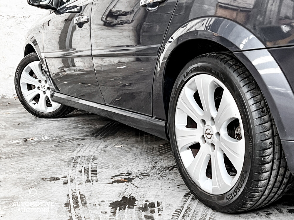 Opel Vectra 1.8-16V Executive 140PS 2007 -Orig. NL-, 17-XZ-RP