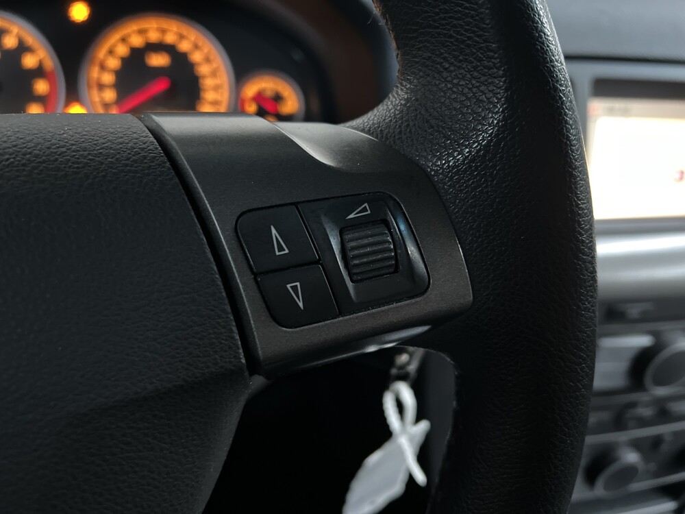 Opel Vectra 1.8-16V Executive 140PS 2007 -Orig. NL-, 17-XZ-RP