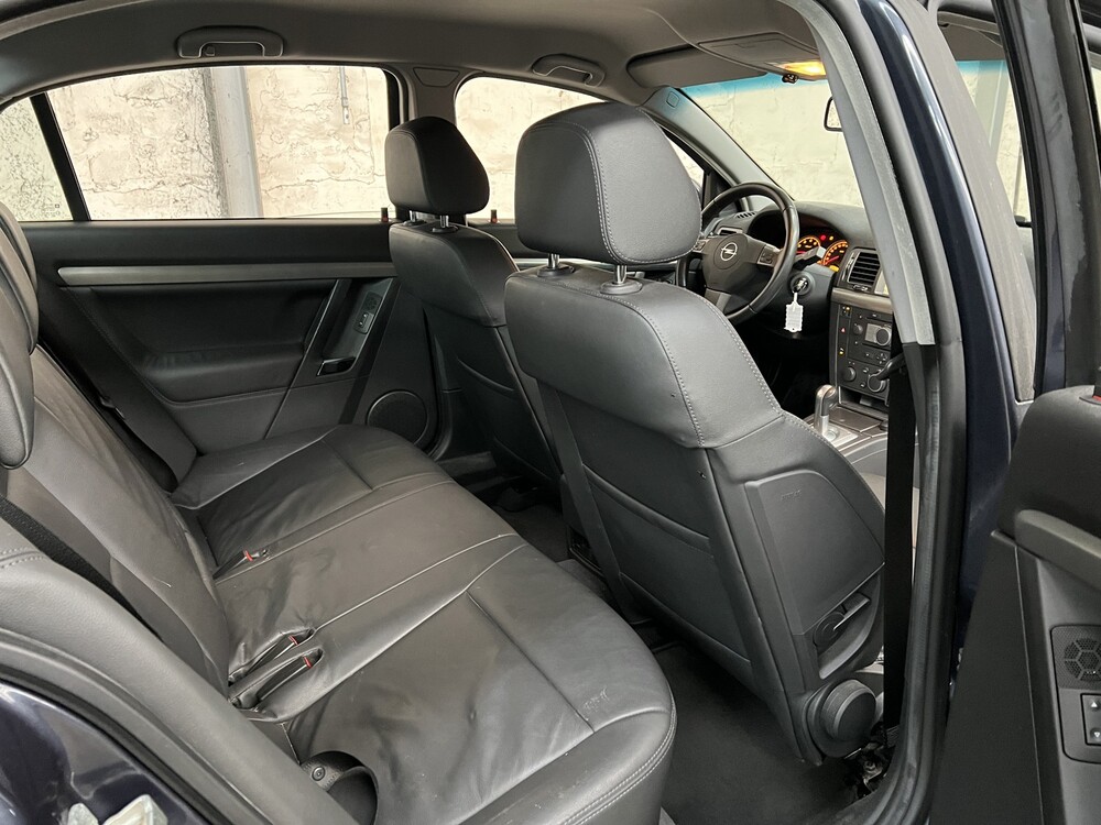 Opel Vectra 1.8-16V Executive 140PS 2007 -Orig. NL-, 17-XZ-RP