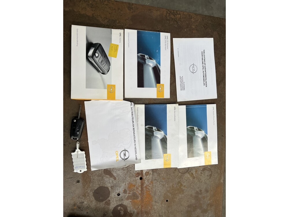 Opel Vectra 1.8-16V Executive 140PS 2007 -Orig. NL-, 17-XZ-RP