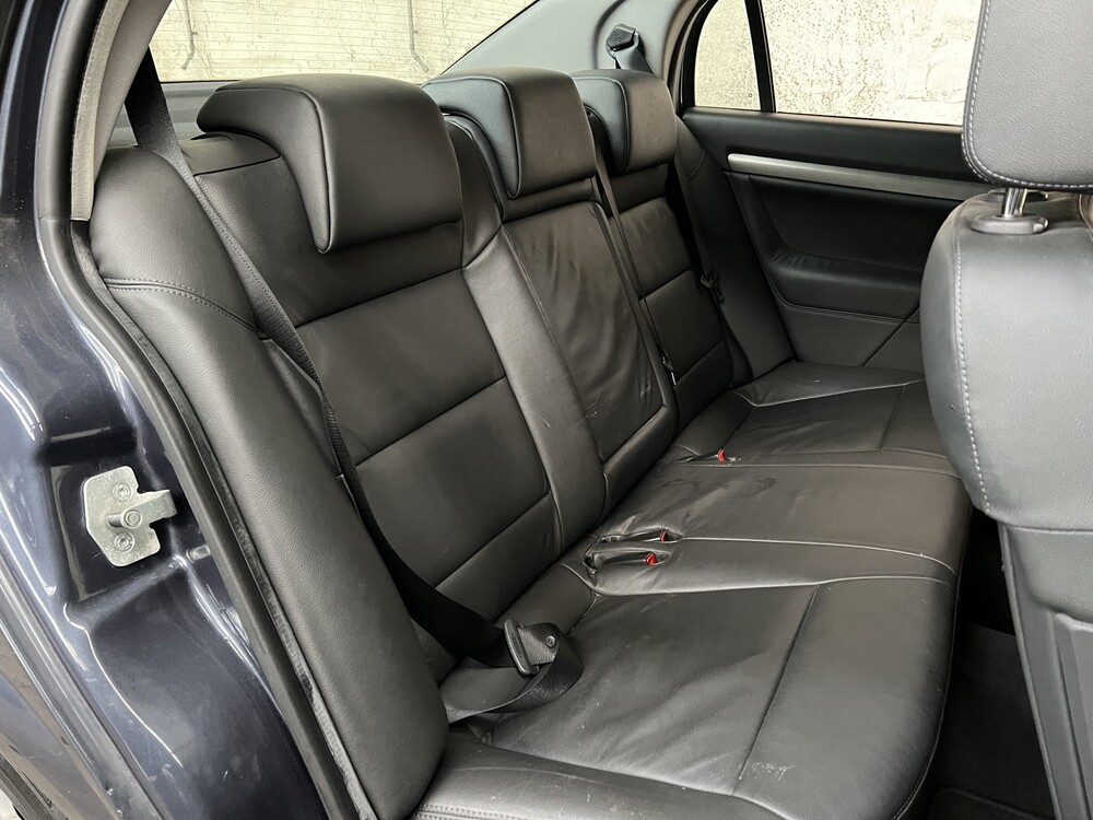 Opel Vectra 1.8-16V Executive 140PS 2007 -Orig. NL-, 17-XZ-RP