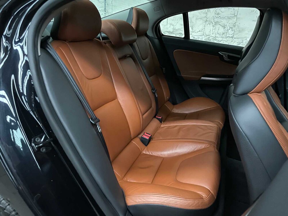 Volvo S60 3.0 T6 AWD Summum 305PS 2010 -Orig. GB-50-LTS-5-KARTON