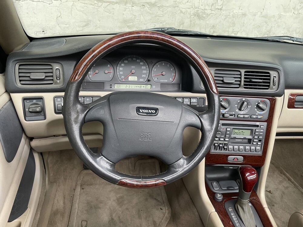 Volvo C70 Cabriolet 2.3 T5 Luxus 239PS 2000, 51-RJ-BZ