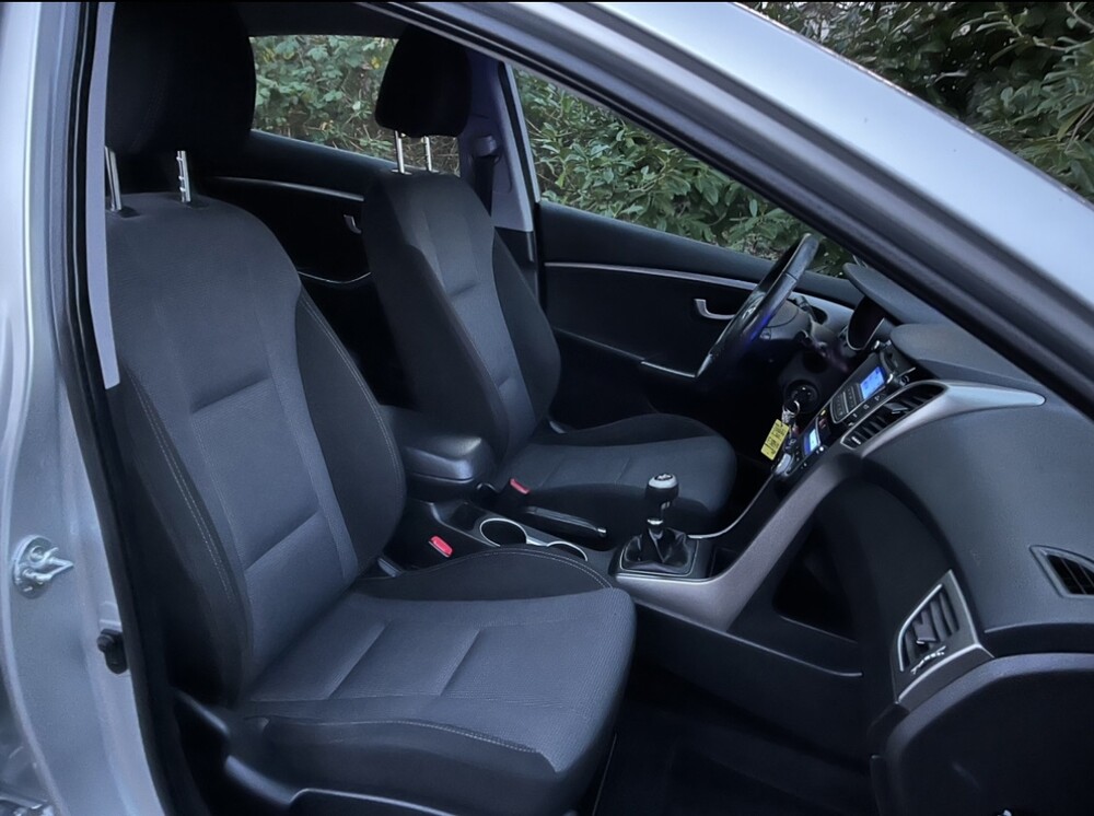 Hyundai i30 CW 1.4i i-Motion 99PS 2012, 5-XBN-02