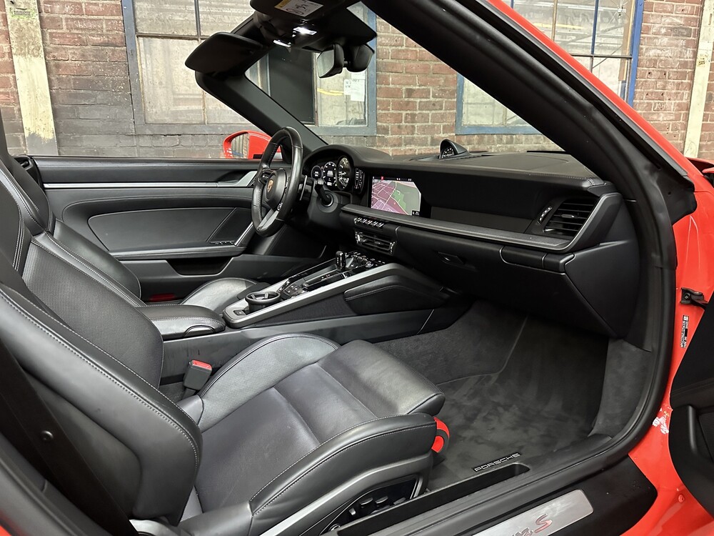 Porsche 911 Carrera S Cabriolet Sport-Design Sport-Chrono 450PS 2020-MJ 992 NW-Modell, J-293-FL