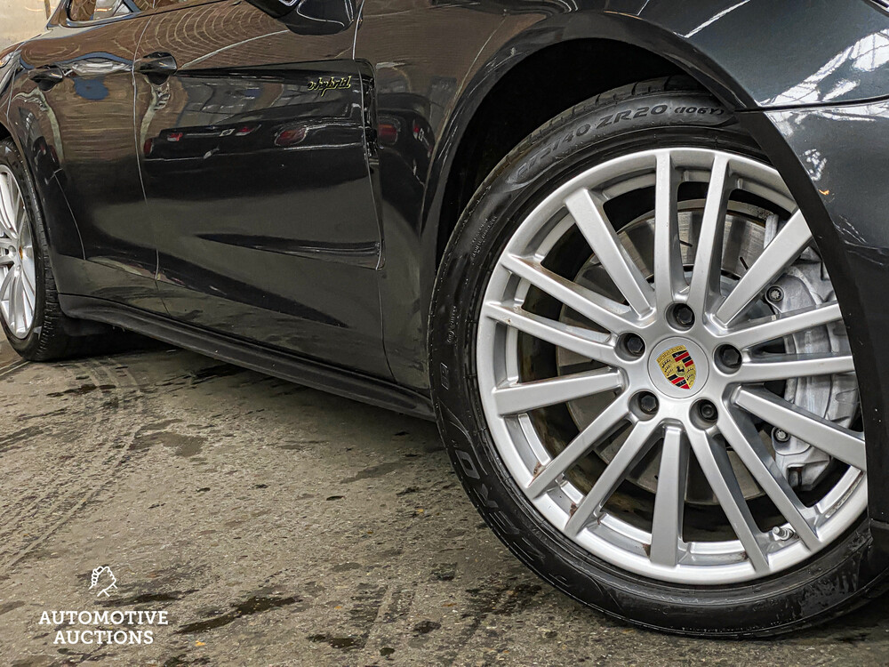 Porsche Panamera 4 E-Hybrid 2.9 V8 462hp Sport-Chrono 2018, L-650-GT
