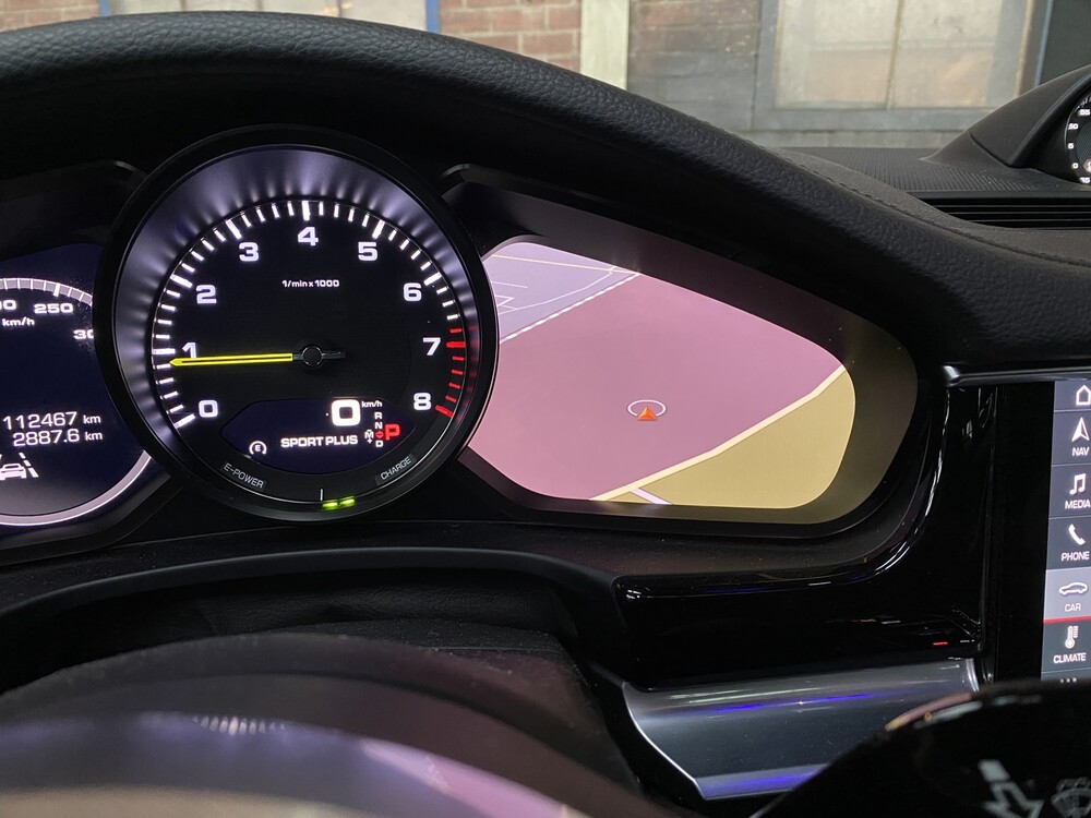 Porsche Panamera 4 E-Hybrid 2.9 V8 462hp Sport-Chrono 2018, L-650-GT