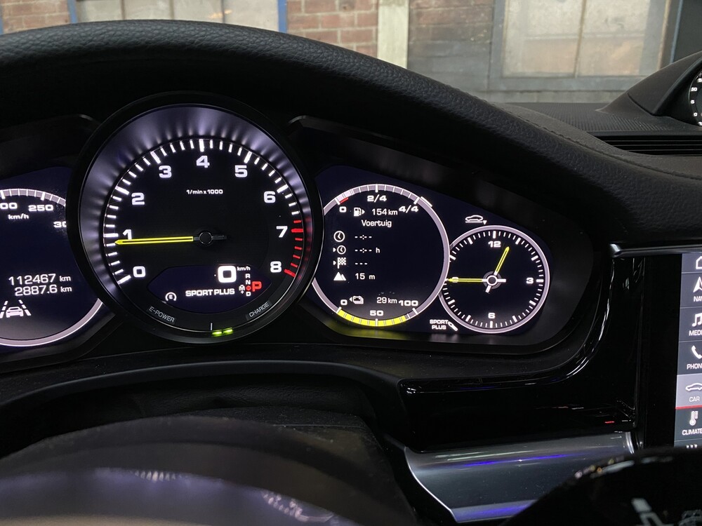 Porsche Panamera 4 E-Hybrid 2.9 V8 462hp Sport-Chrono 2018, L-650-GT