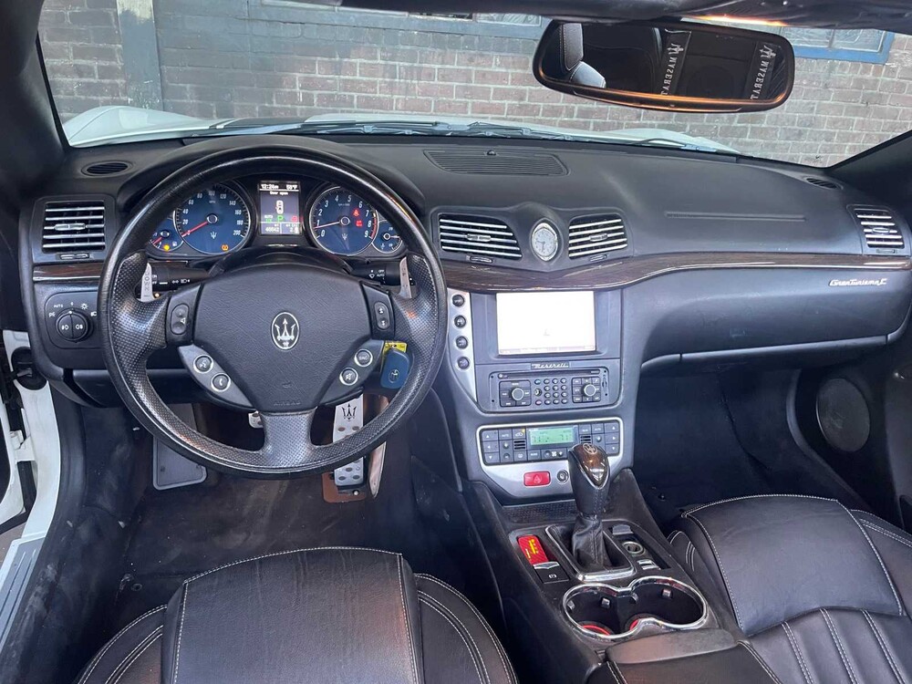 Maserati GranCabrio 4.7 460hp 2010
