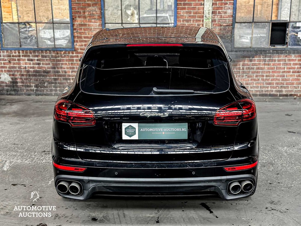 Porsche Cayenne S E-Hybrid 3.0 V6 416hp 2015 -Orig. EN- Plug-In Hybrid, HF-230-S