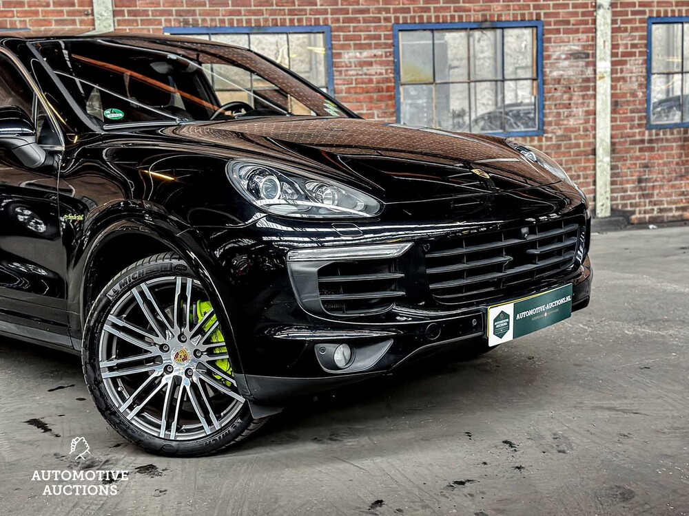 Porsche Cayenne S E-Hybrid 3.0 V6 416hp 2015 -Orig. EN- Plug-In Hybrid, HF-230-S