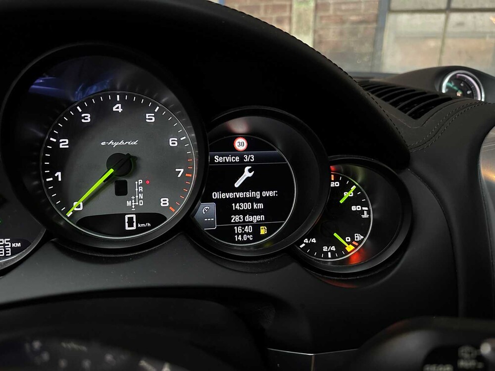 Porsche Cayenne S E-Hybrid 3.0 V6 416hp 2015 -Orig. EN- Plug-In Hybrid, HF-230-S