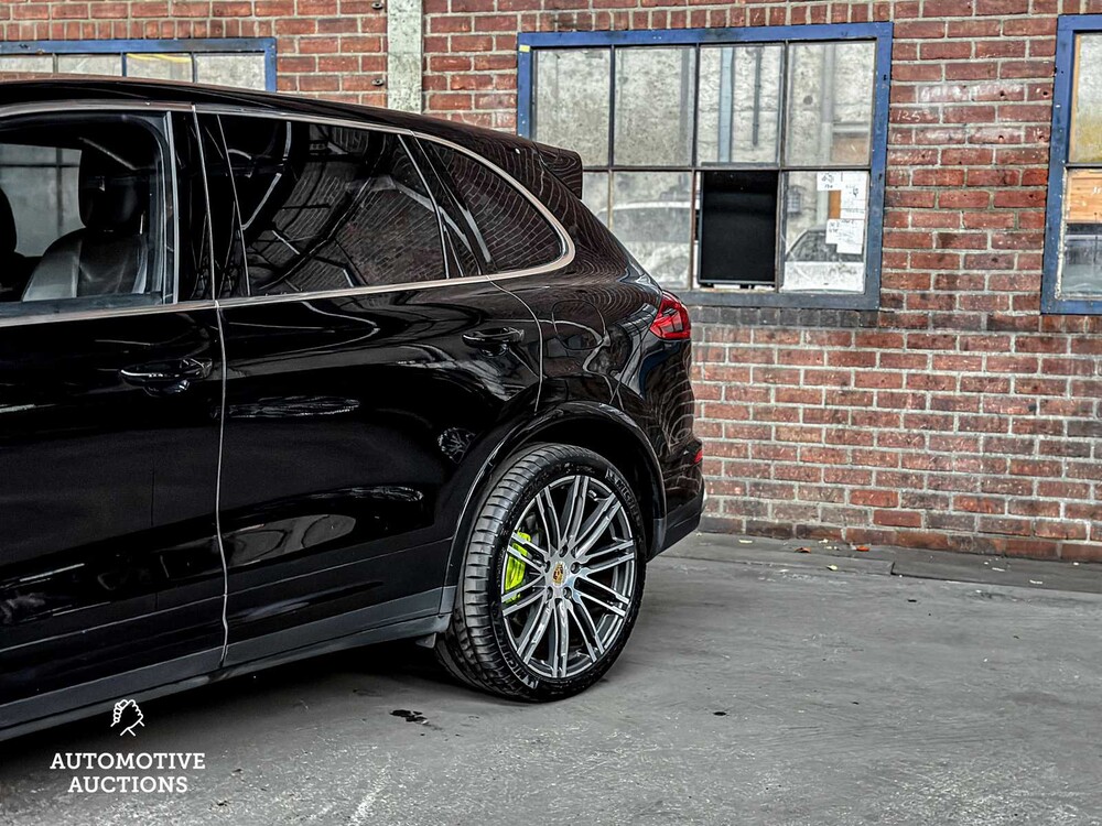 Porsche Cayenne S E-Hybrid 3.0 V6 416hp 2015 -Orig. EN- Plug-In Hybrid, HF-230-S