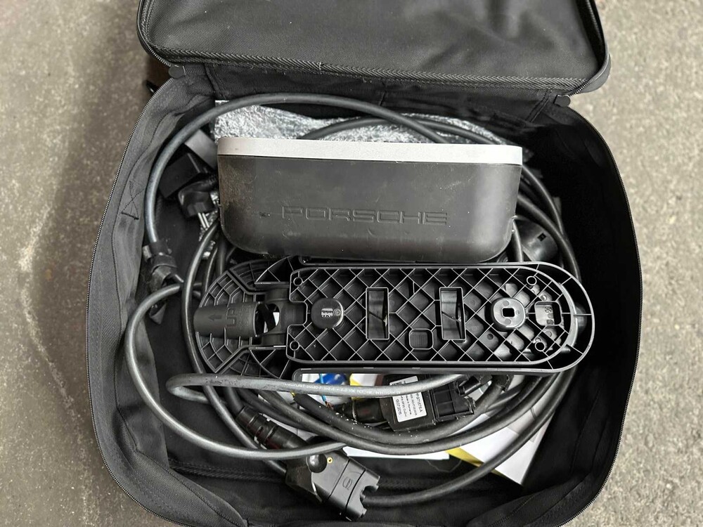 Porsche Cayenne S E-Hybrid 3.0 V6 416hp 2015 -Orig. EN- Plug-In Hybrid, HF-230-S