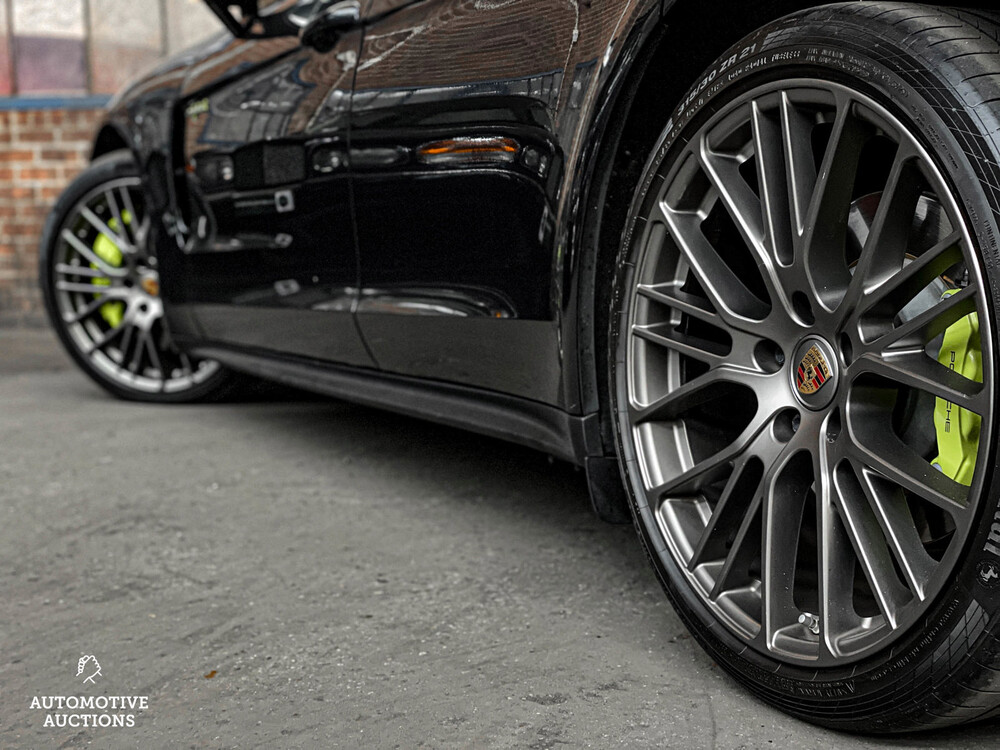 Porsche Panamera Sport Turismo 4 E-Hybrid Sport-Chrono 2.9 V6 -FACELIFT- Platinum Edition 462PS 2021, N-329-PS