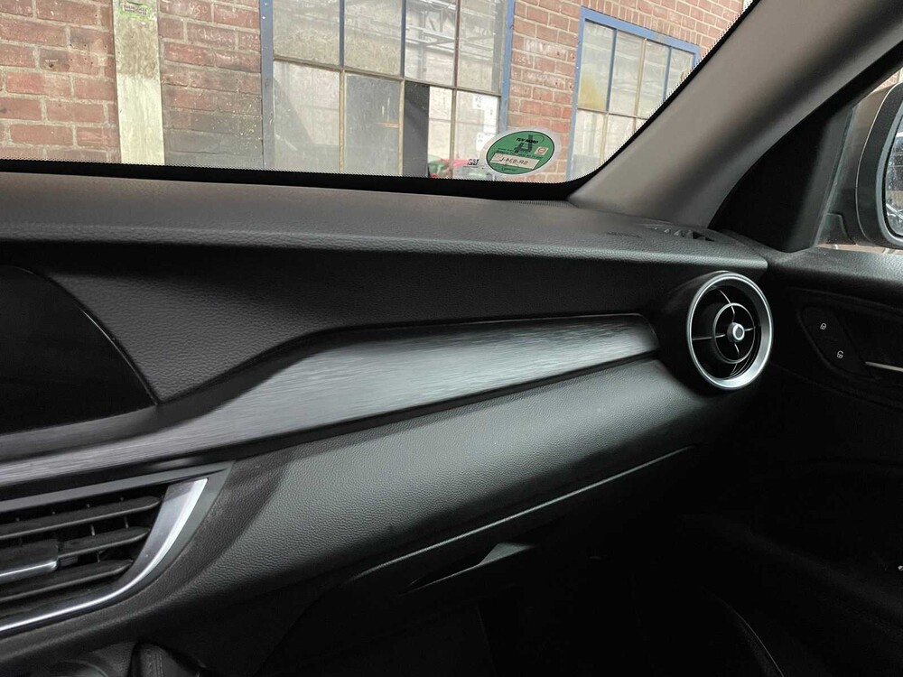 Alfa Romeo Stelvio 2.0 T AWD Super 200PS 2018 -Orig NL-, SR-834-L