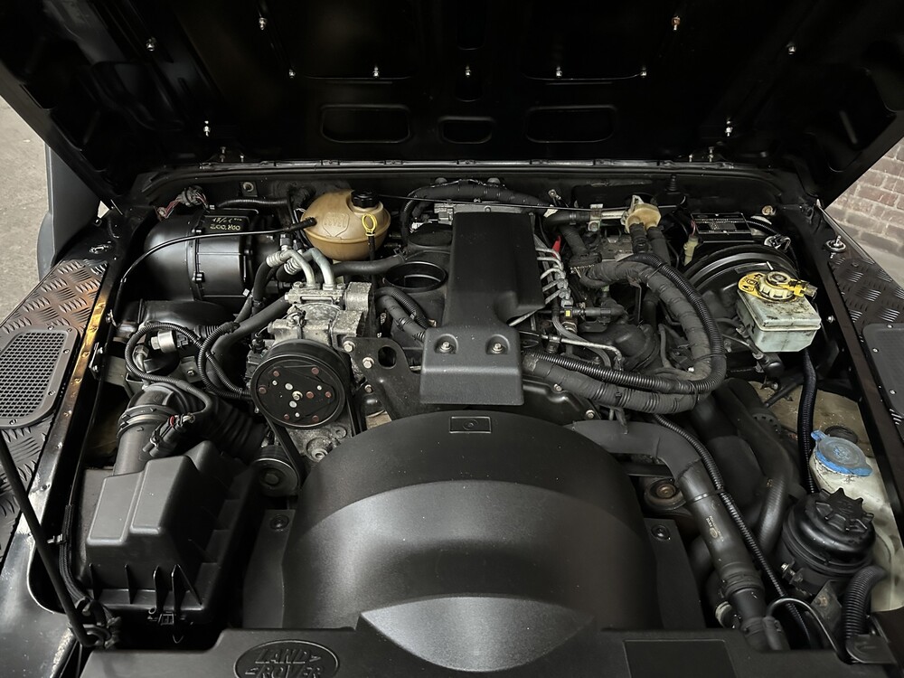 Land Rover Defender 2.4 TD4 90 Estate S 120hp 2009