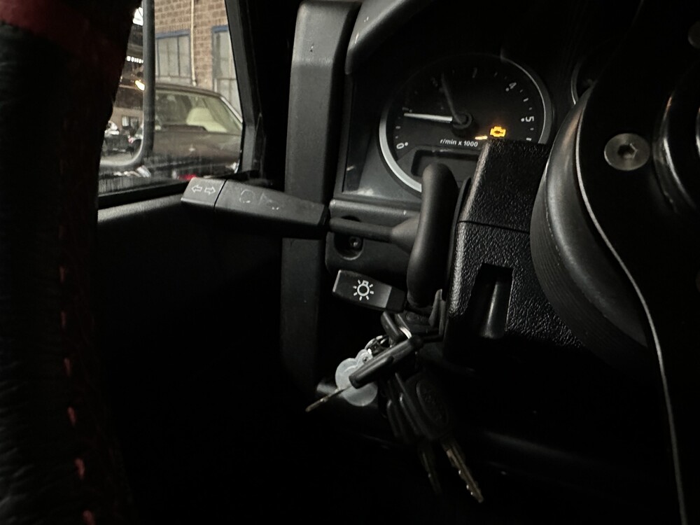 Land Rover Defender 2.4 TD4 90 Estate S 120hp 2009