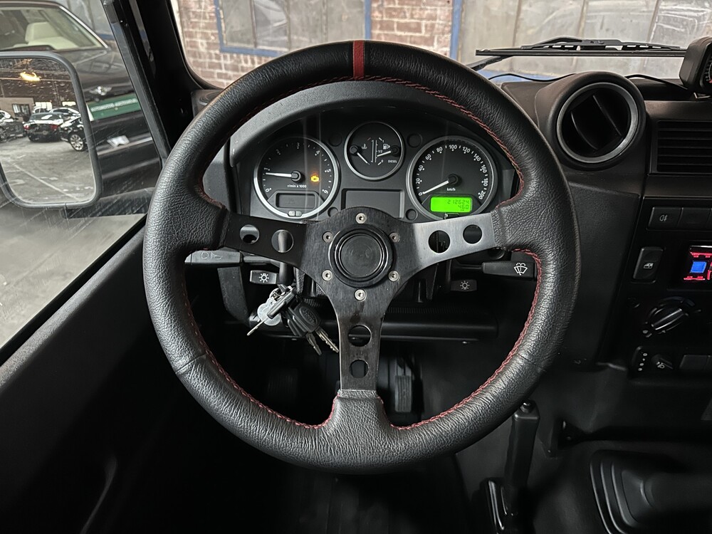 Land Rover Defender 2.4 TD4 90 Estate S 120hp 2009