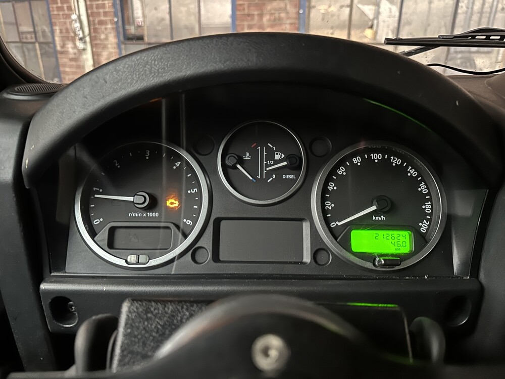 Land Rover Defender 2.4 TD4 90 Estate S 120hp 2009