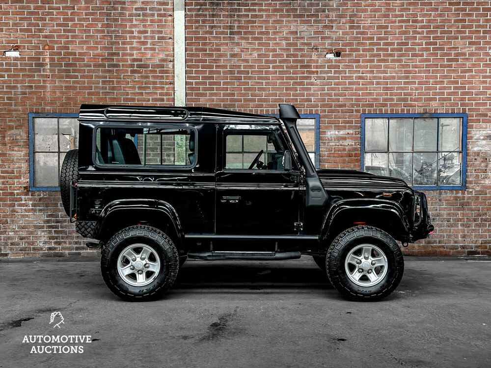 Land Rover Defender 2.4 TD4 90 Estate S 120hp 2009