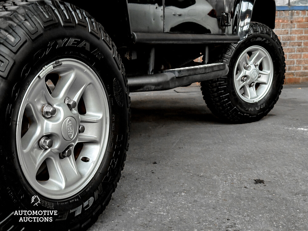 Land Rover Defender 2.4 TD4 90 Estate S 120hp 2009