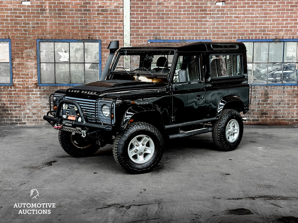 Land Rover Defender 2.4 TD4 90 Estate S 120hp 2009