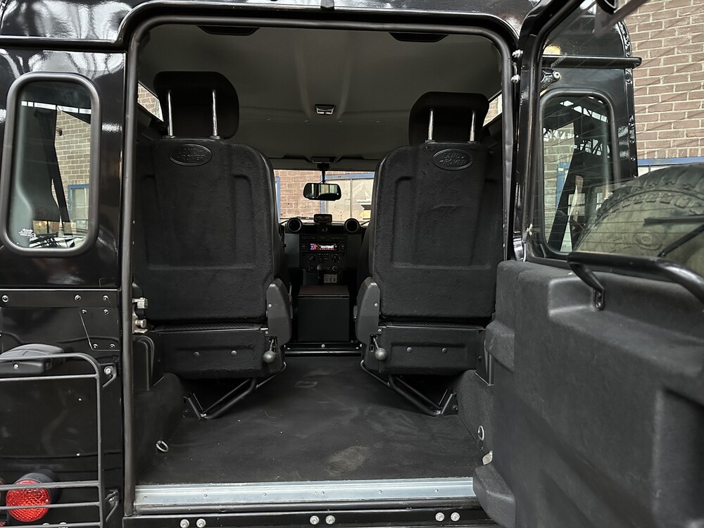 Land Rover Defender 2.4 TD4 90 Estate S 120hp 2009