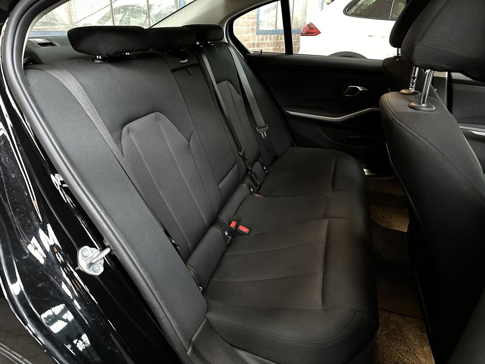 BMW 318i Executive 156PS 2021 3er, X-305-GR -Herstellergarantie-