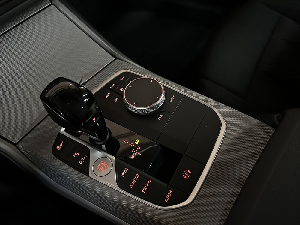 BMW 318i Executive 156PS 2021 3er, X-305-GR -Herstellergarantie-