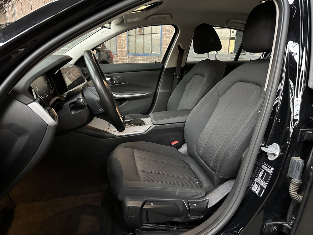 BMW 318i Executive 156PS 2021 3er, X-305-GR -Herstellergarantie-
