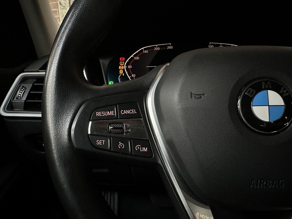 BMW 318i Executive 156PS 2021 3er, X-305-GR -Herstellergarantie-