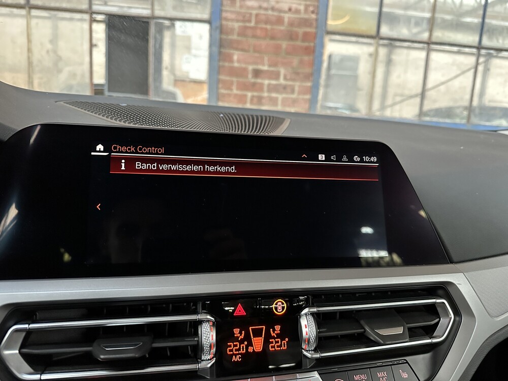 BMW 318i Executive 156PS 2021 3er, X-305-GR -Herstellergarantie-