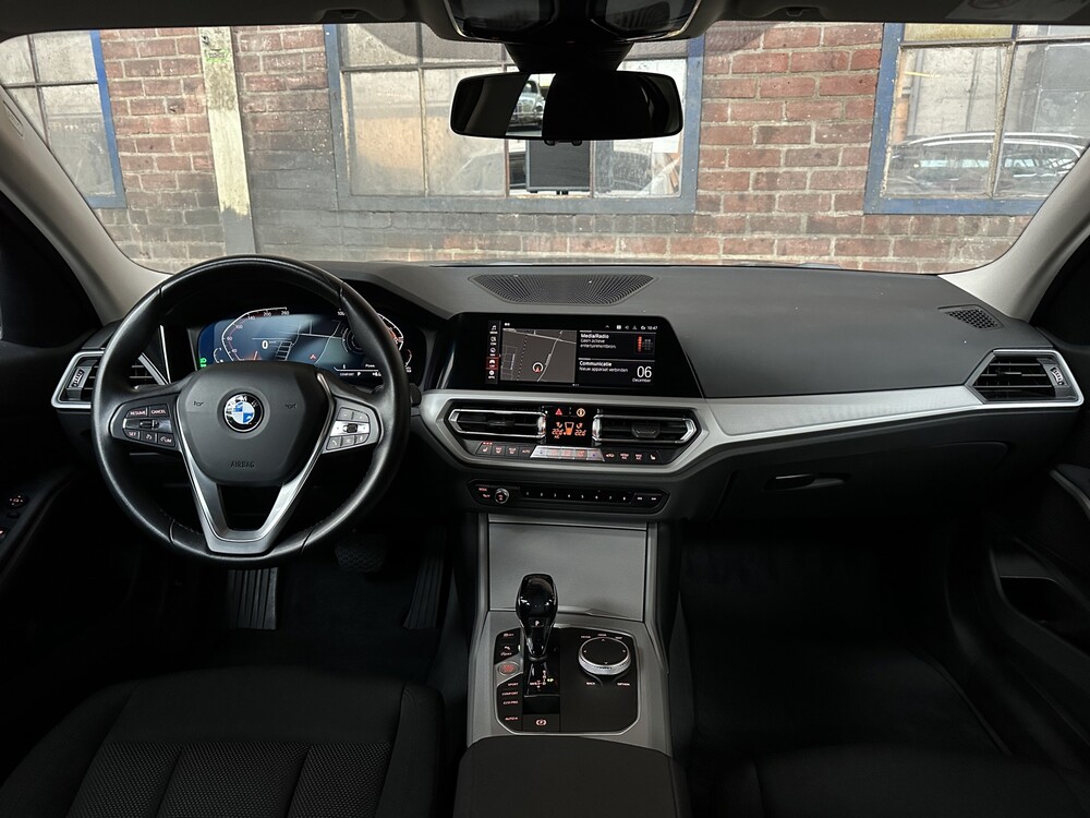 BMW 318i Executive 156PS 2021 3er, X-305-GR -Herstellergarantie-