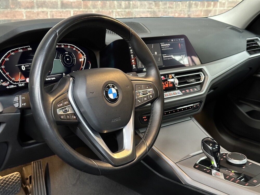 BMW 318i Executive 156PS 2021 3er, X-305-GR -Herstellergarantie-