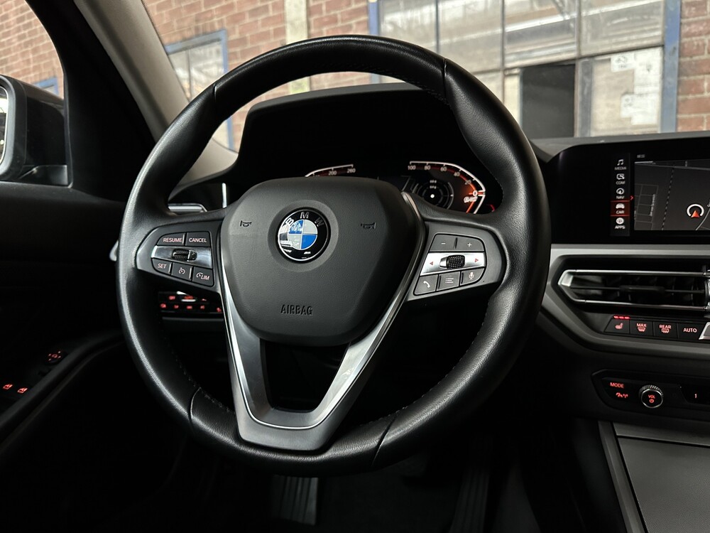 BMW 318i Executive 156PS 2021 3er, X-305-GR -Herstellergarantie-