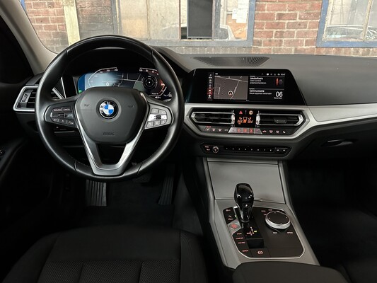 BMW 318i Executive 156pk 2021 3-serie, X-305-GR -Fabrieksgarantie-